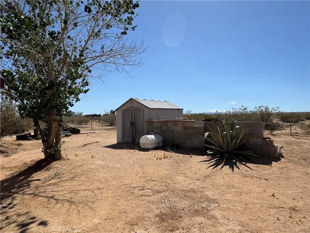 1040 Jackalope Avenue, Joshua Tree, California 92252