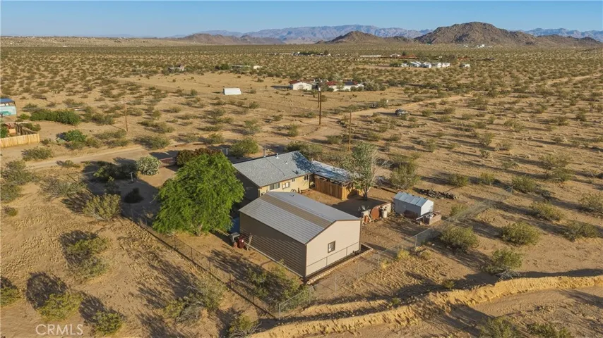 1040 Jackalope Avenue, Joshua Tree, California 92252