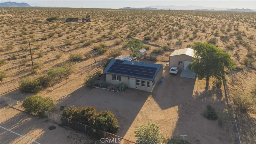 1040 Jackalope Avenue, Joshua Tree, California 92252