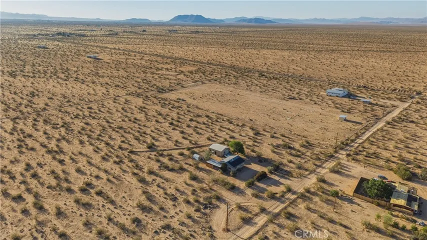 1040 Jackalope Avenue, Joshua Tree, California 92252