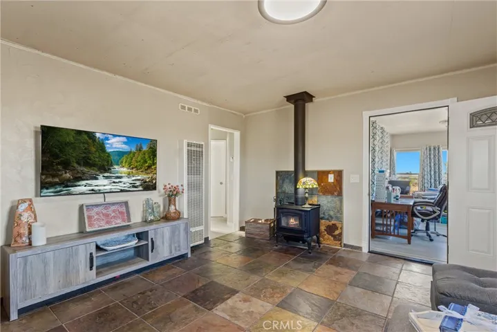 1040 Jackalope Avenue, Joshua Tree, California 92252