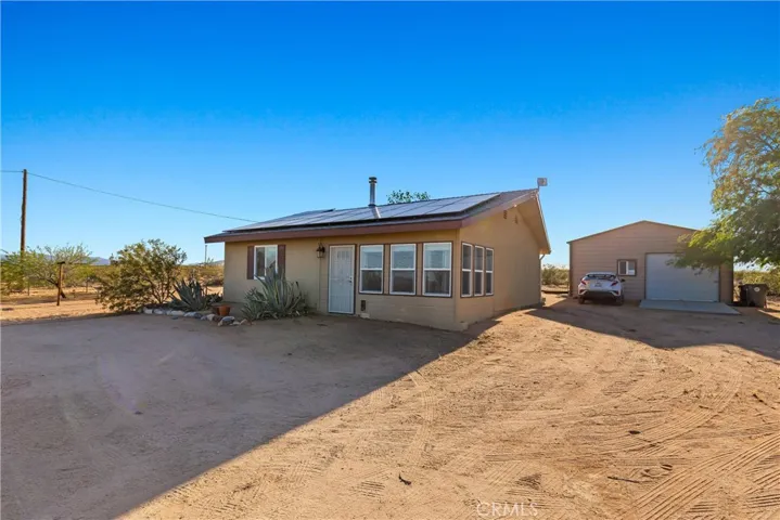 1040 Jackalope Avenue, Joshua Tree, California 92252