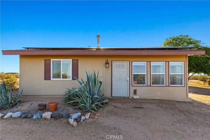 1040 Jackalope Avenue, Joshua Tree, California 92252