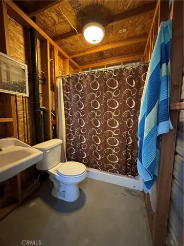 1040 Jackalope Avenue, Joshua Tree, California 92252