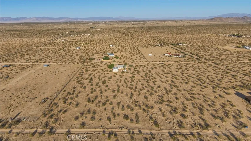 1040 Jackalope Avenue, Joshua Tree, California 92252