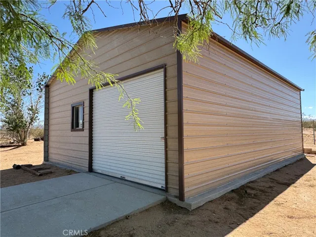 1040 Jackalope Avenue, Joshua Tree, California 92252