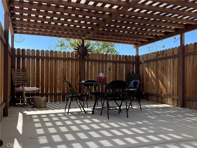 1040 Jackalope Avenue, Joshua Tree, California 92252