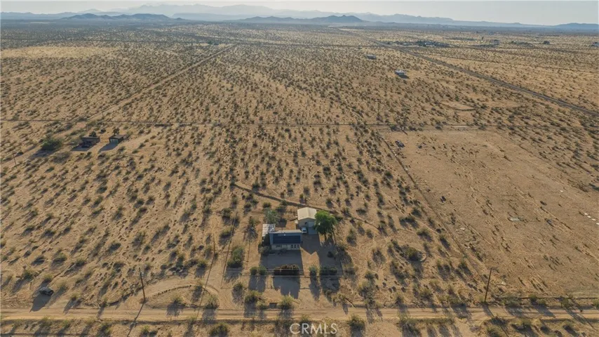 1040 Jackalope Avenue, Joshua Tree, California 92252