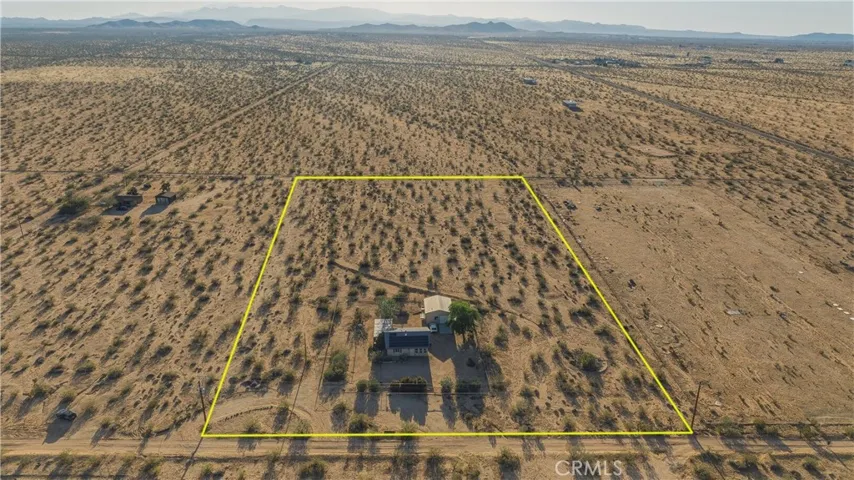1040 Jackalope Avenue, Joshua Tree, California 92252