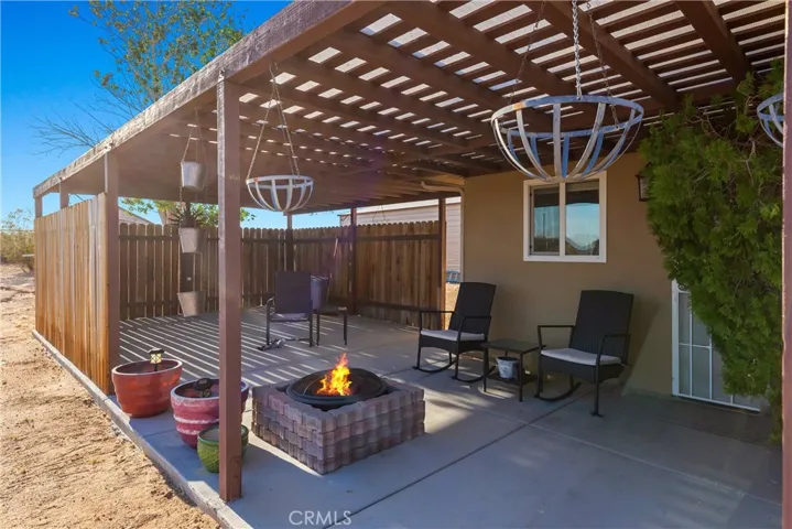 1040 Jackalope Avenue, Joshua Tree, California 92252