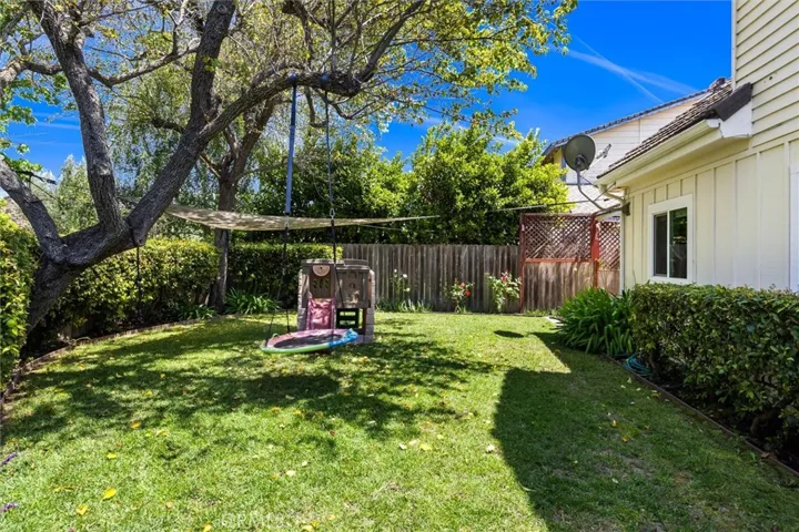 32 Las Praderas, San Luis Obispo, California 93401