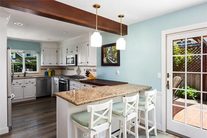 32 Las Praderas, San Luis Obispo, California 93401