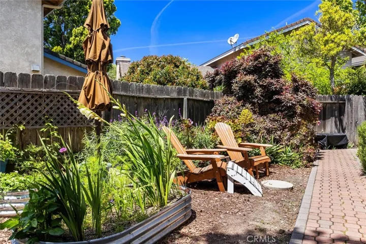 32 Las Praderas, San Luis Obispo, California 93401