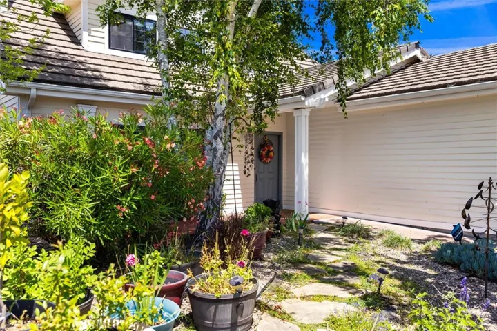 32 Las Praderas, San Luis Obispo, California 93401