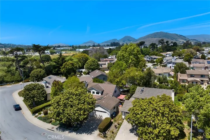 32 Las Praderas, San Luis Obispo, California 93401