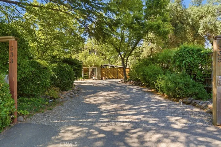 Driveway in from street