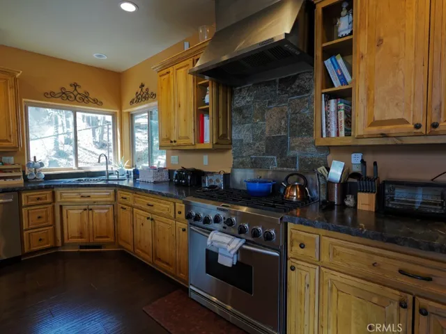 756 Brentwood, Lake Arrowhead, California 92352