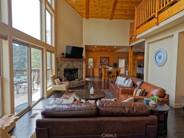 756 Brentwood, Lake Arrowhead, California 92352