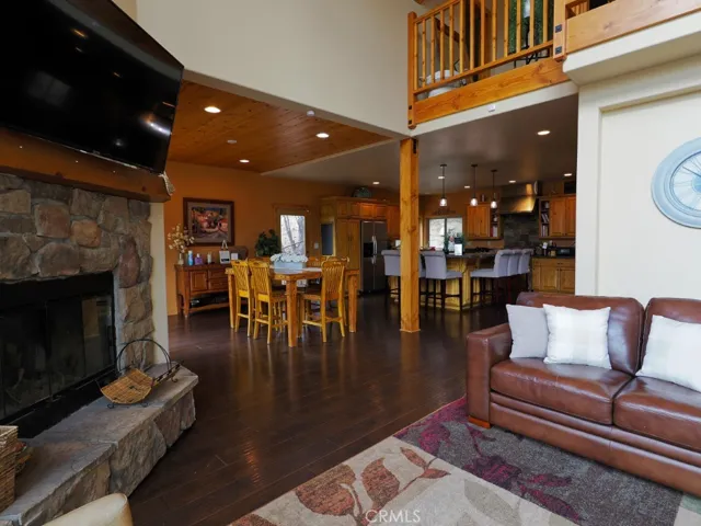 756 Brentwood, Lake Arrowhead, California 92352