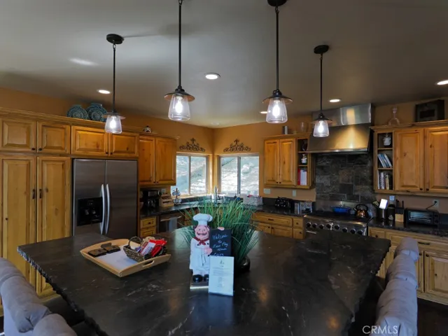 756 Brentwood, Lake Arrowhead, California 92352