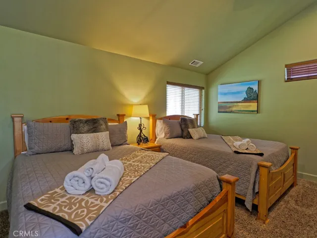 756 Brentwood, Lake Arrowhead, California 92352
