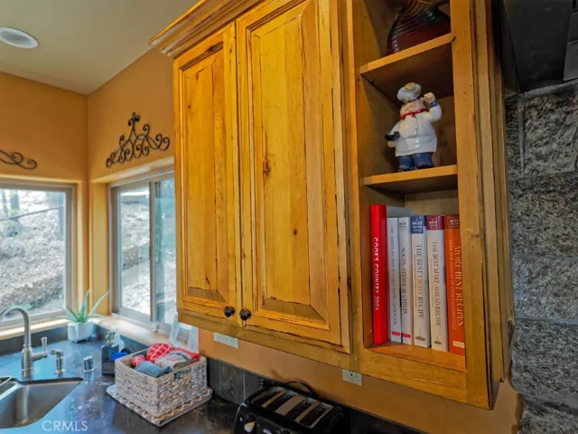 756 Brentwood, Lake Arrowhead, California 92352