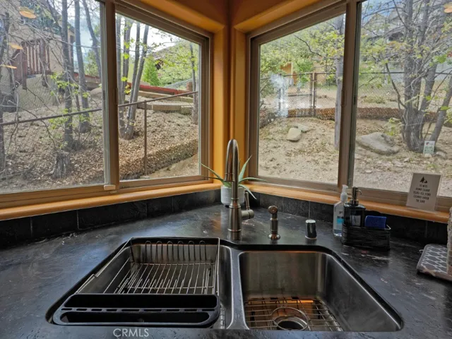 756 Brentwood, Lake Arrowhead, California 92352