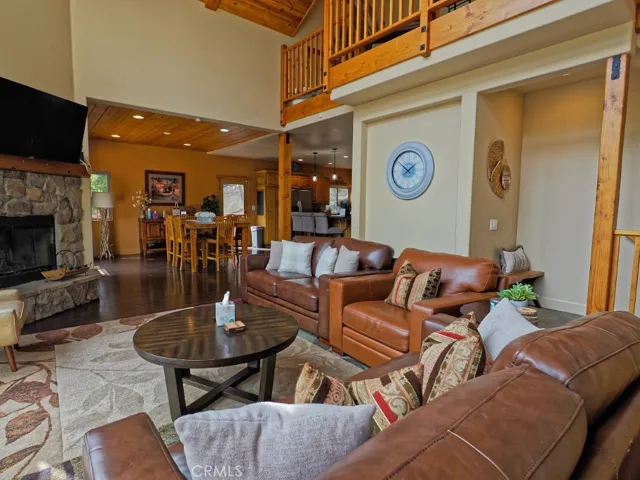 756 Brentwood, Lake Arrowhead, California 92352
