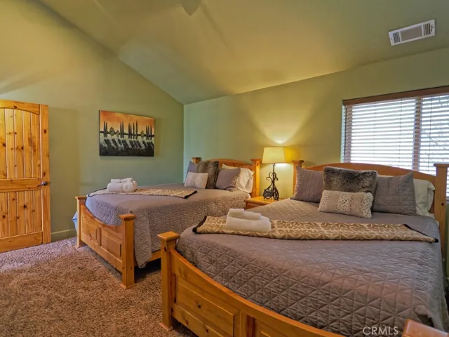 756 Brentwood, Lake Arrowhead, California 92352