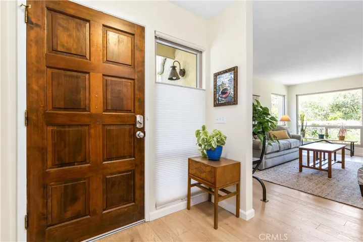 1237 Vista Del Lago, San Luis Obispo, California 93405