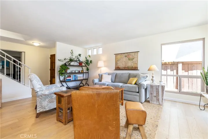 1237 Vista Del Lago, San Luis Obispo, California 93405