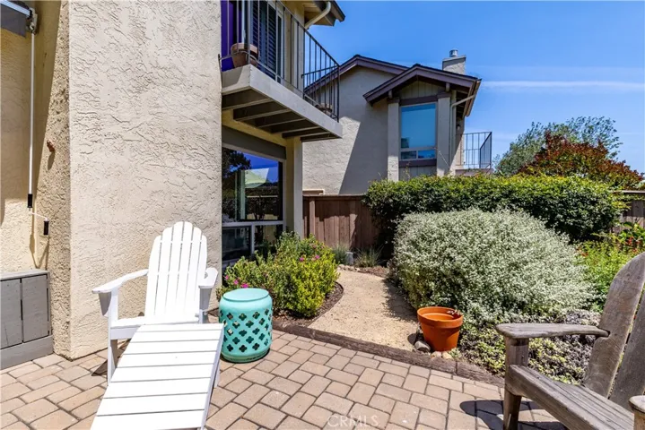 1237 Vista Del Lago, San Luis Obispo, California 93405