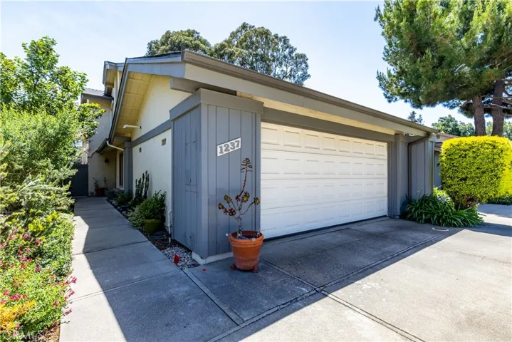 1237 Vista Del Lago, San Luis Obispo, California 93405