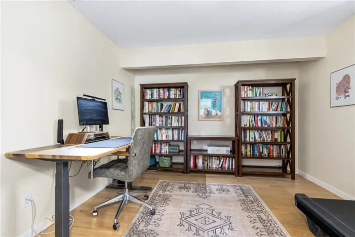 1237 Vista Del Lago, San Luis Obispo, California 93405