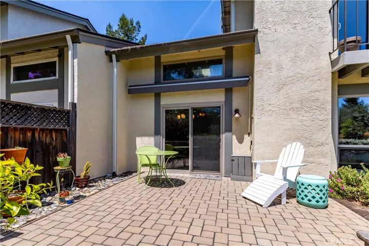 1237 Vista Del Lago, San Luis Obispo, California 93405