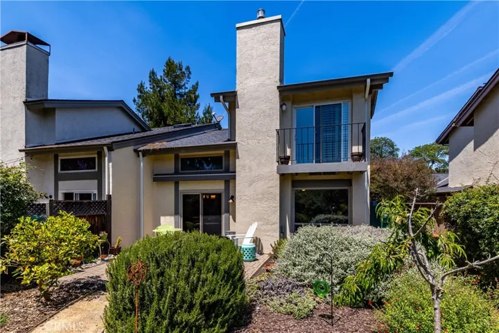 1237 Vista Del Lago, San Luis Obispo, California 93405
