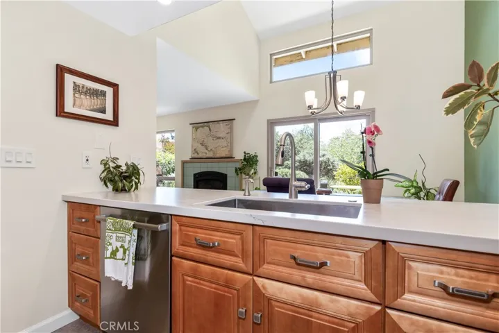 1237 Vista Del Lago, San Luis Obispo, California 93405