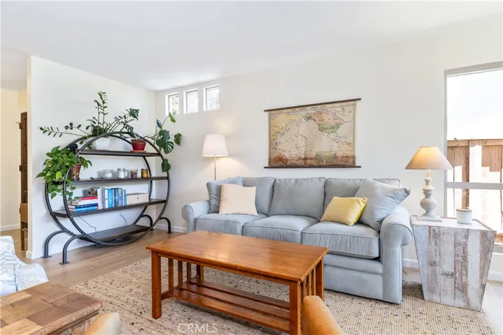 1237 Vista Del Lago, San Luis Obispo, California 93405