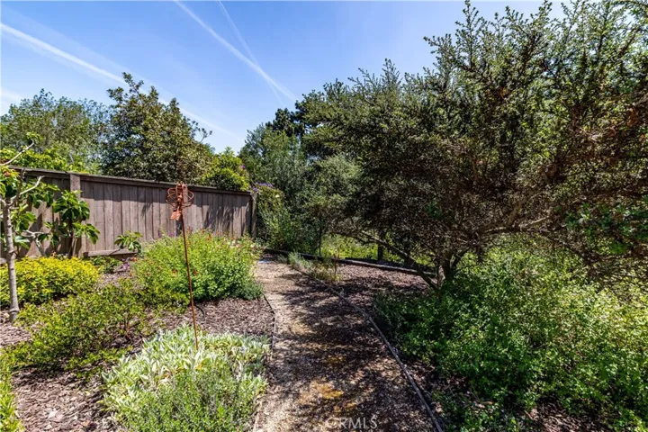 1237 Vista Del Lago, San Luis Obispo, California 93405