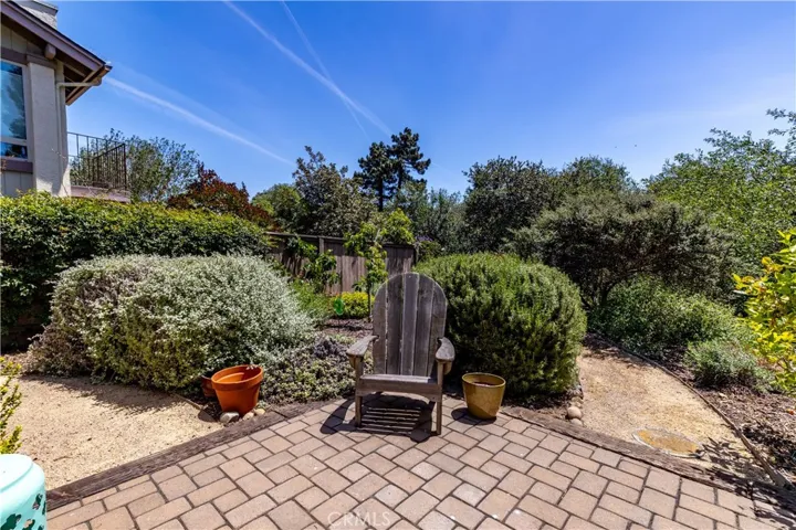 1237 Vista Del Lago, San Luis Obispo, California 93405