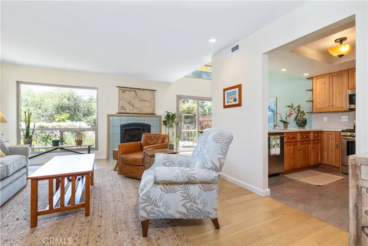 1237 Vista Del Lago, San Luis Obispo, California 93405