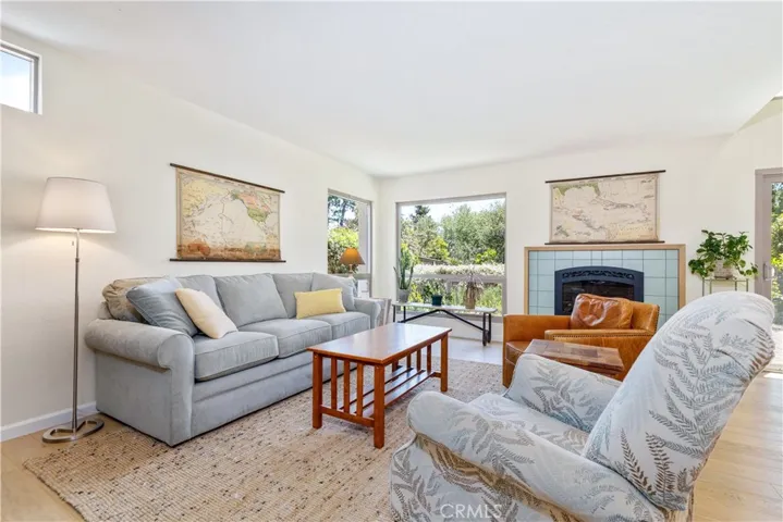 1237 Vista Del Lago, San Luis Obispo, California 93405
