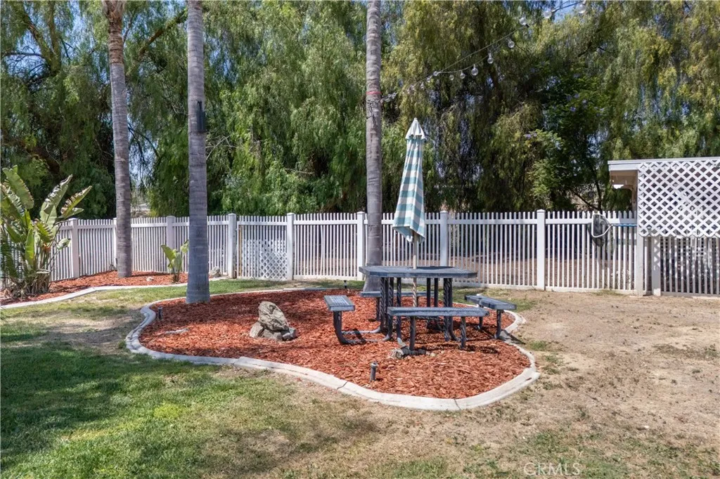 a look to side patio