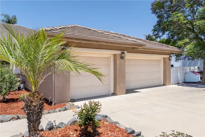 3 car garage
