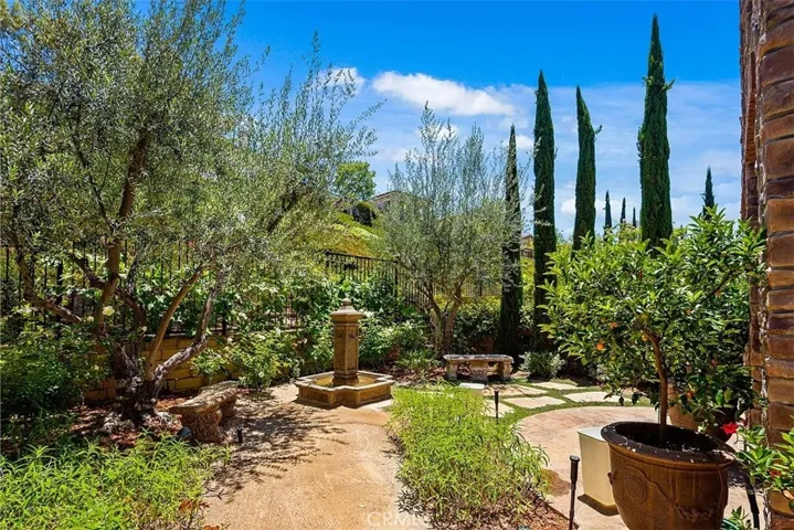 27482 Homestead Drive, Laguna Niguel, California 92677