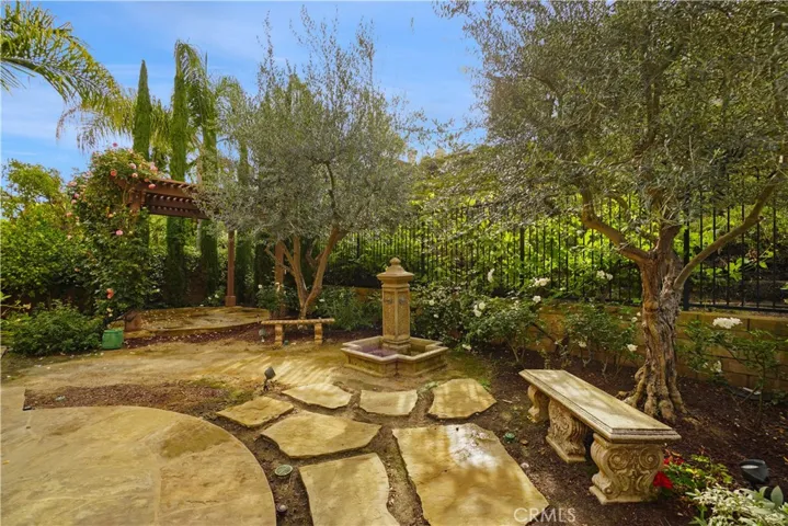 27482 Homestead Drive, Laguna Niguel, California 92677