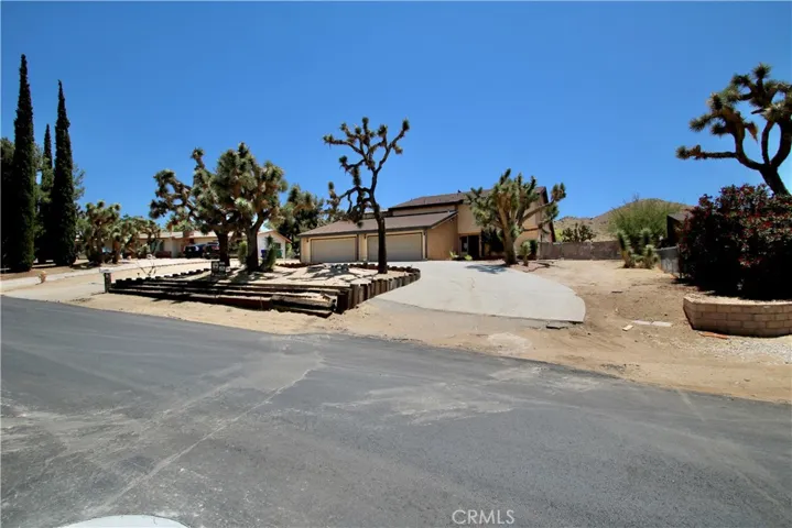 56563 Golden Bee, Yucca Valley, California 92284