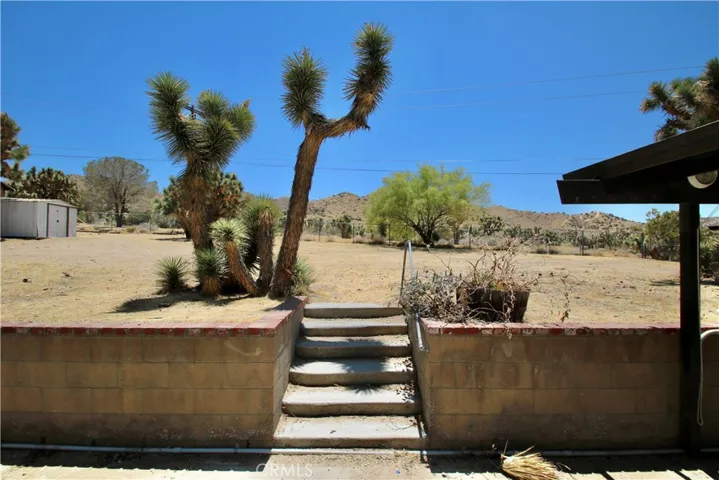 56563 Golden Bee, Yucca Valley, California 92284