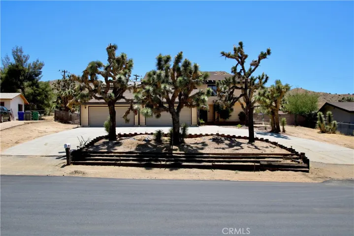 56563 Golden Bee, Yucca Valley, California 92284