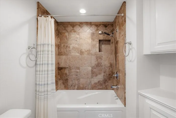 121 Santa Rosa Ct. W, Laguna Beach, California 92651